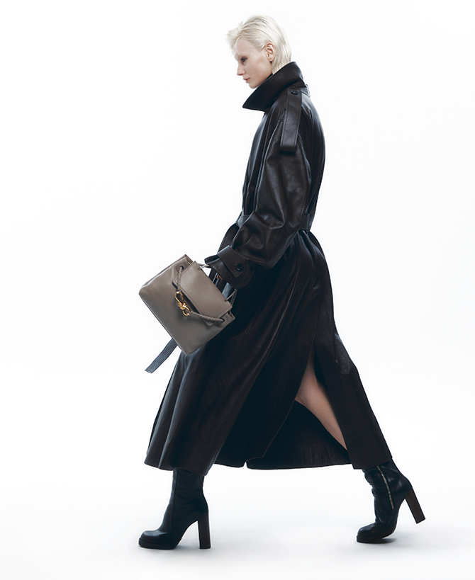 Magazine : INTO SHAPE