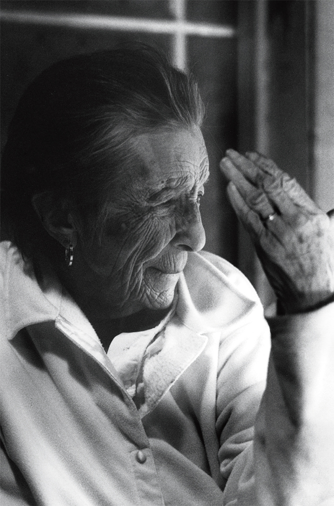 Magazine : 상처의 기록과 생존의 기술