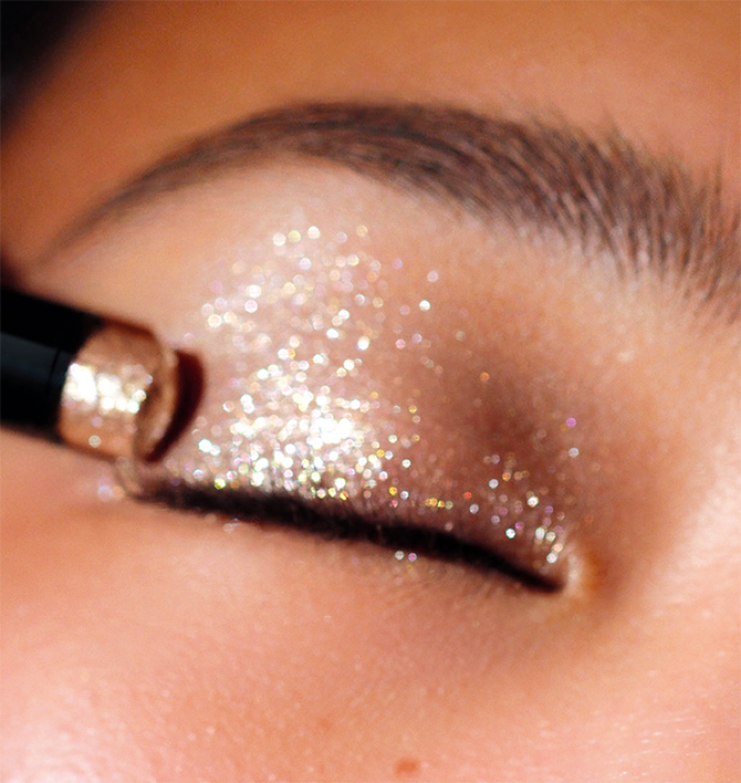 Magazine : GLITTER EFFECT + &nbsp;THE RED SPECTRUM
